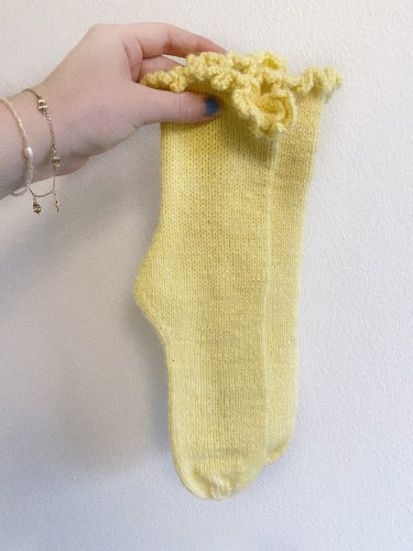Ultra Easy Ruffle Socks