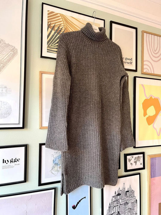 Easy Evening Dress (Turtleneck Edition)