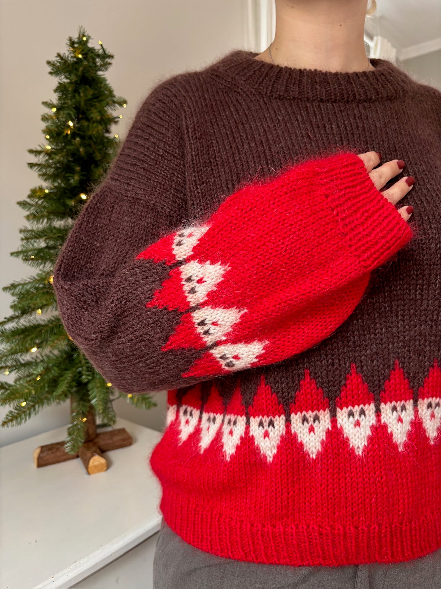 Easy Santa Sweater Woman