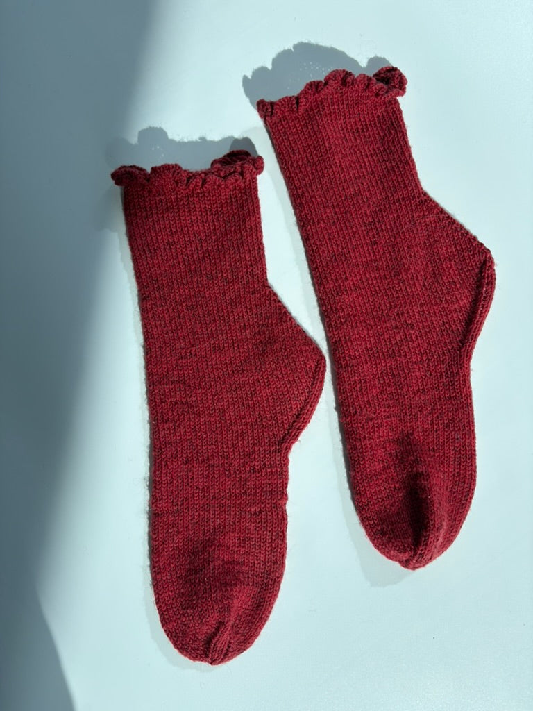 Ultra Easy Ruffle Socks (Fine Edition)