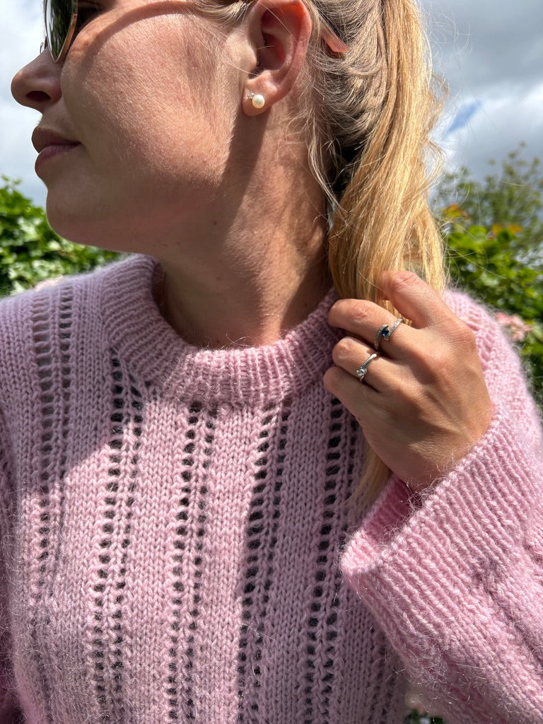 Easy Hole Sweater
