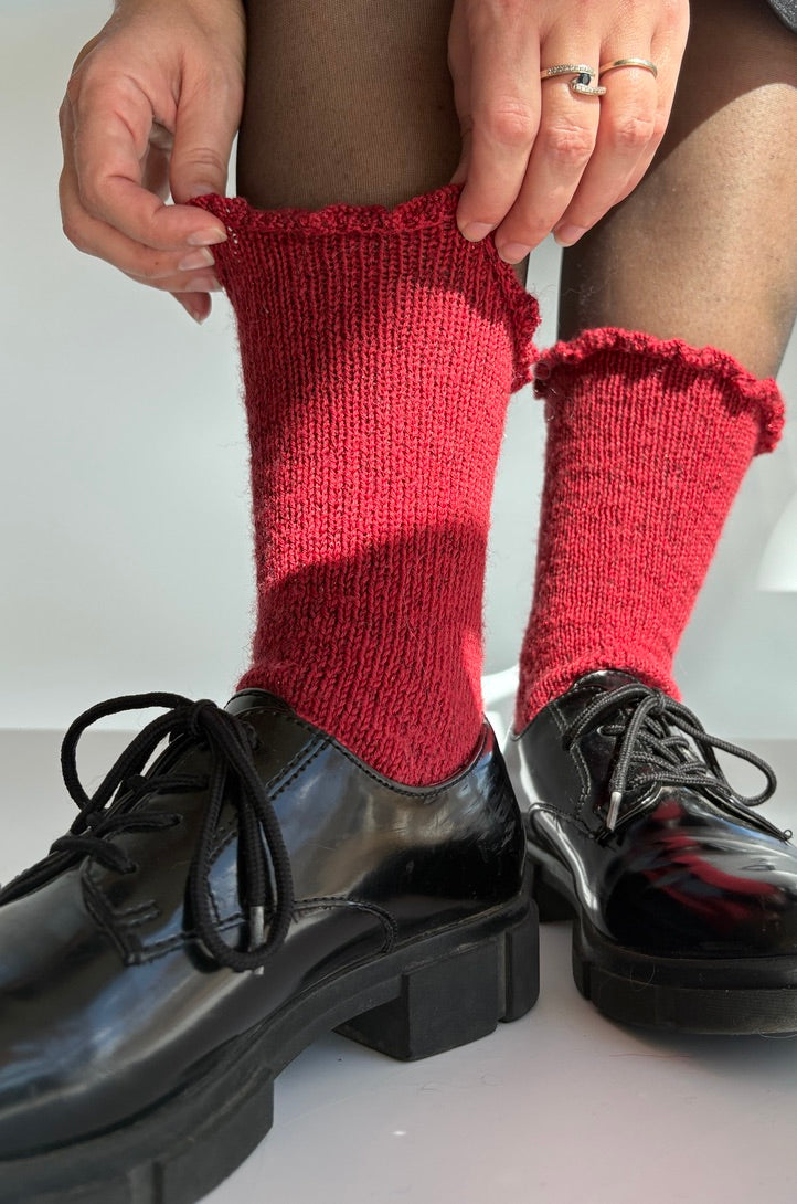 Ultra Easy Ruffle Socks (Fine Edition)