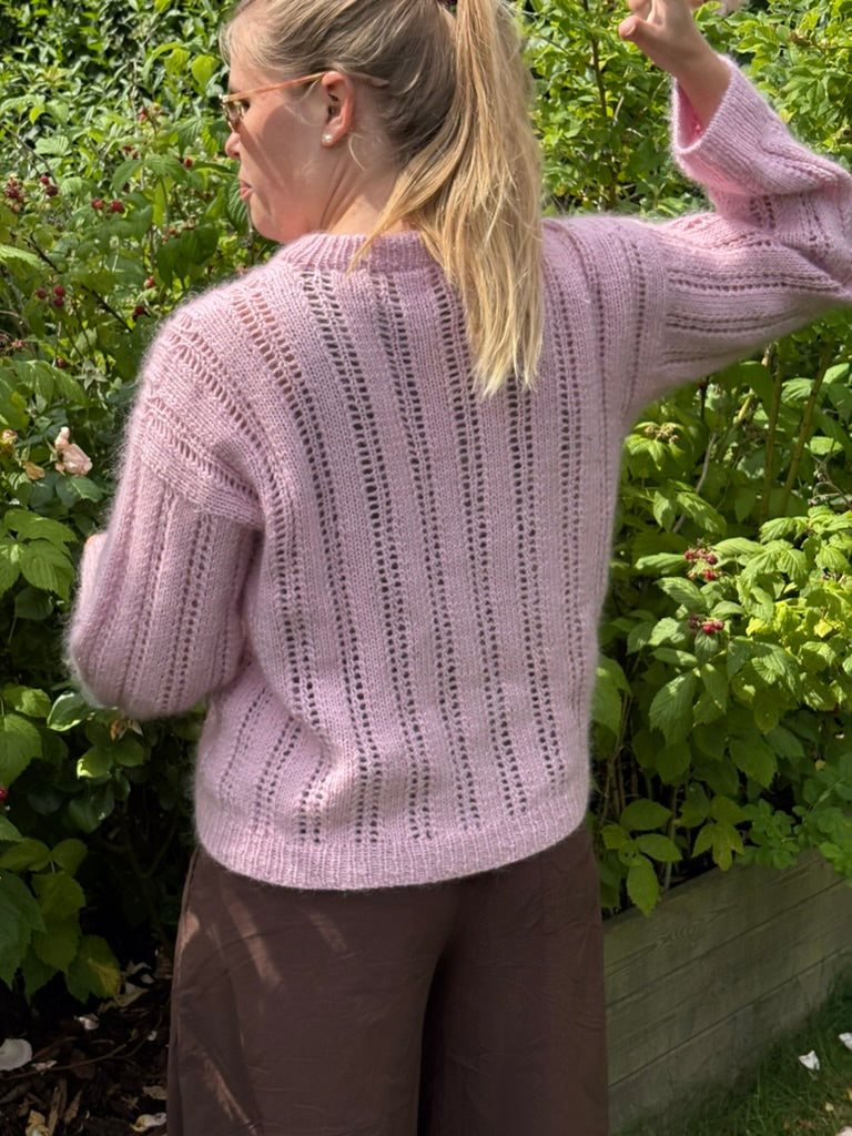 Easy Hole Sweater