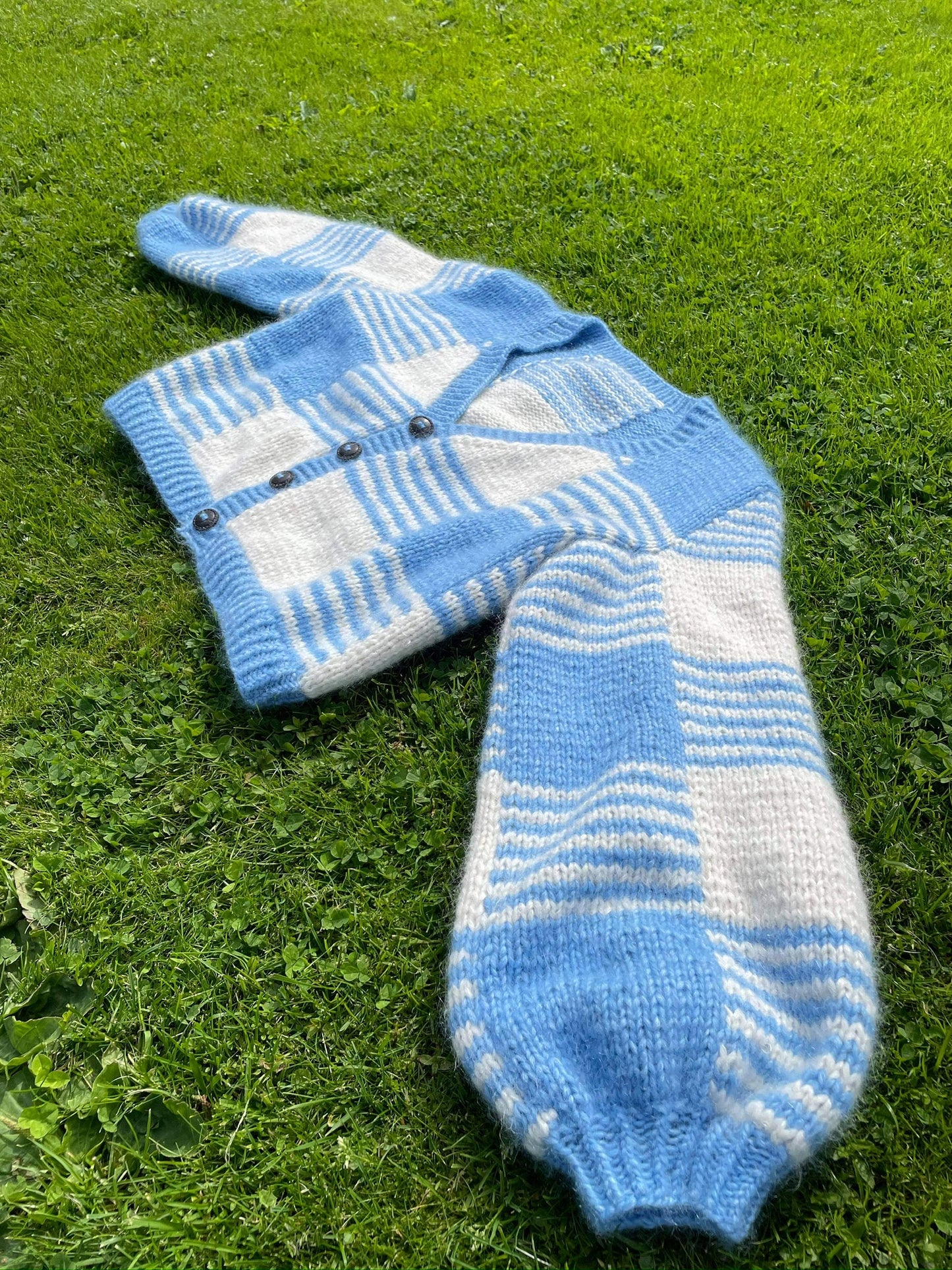 Square Cardi - einfarbig und Würfelmuster