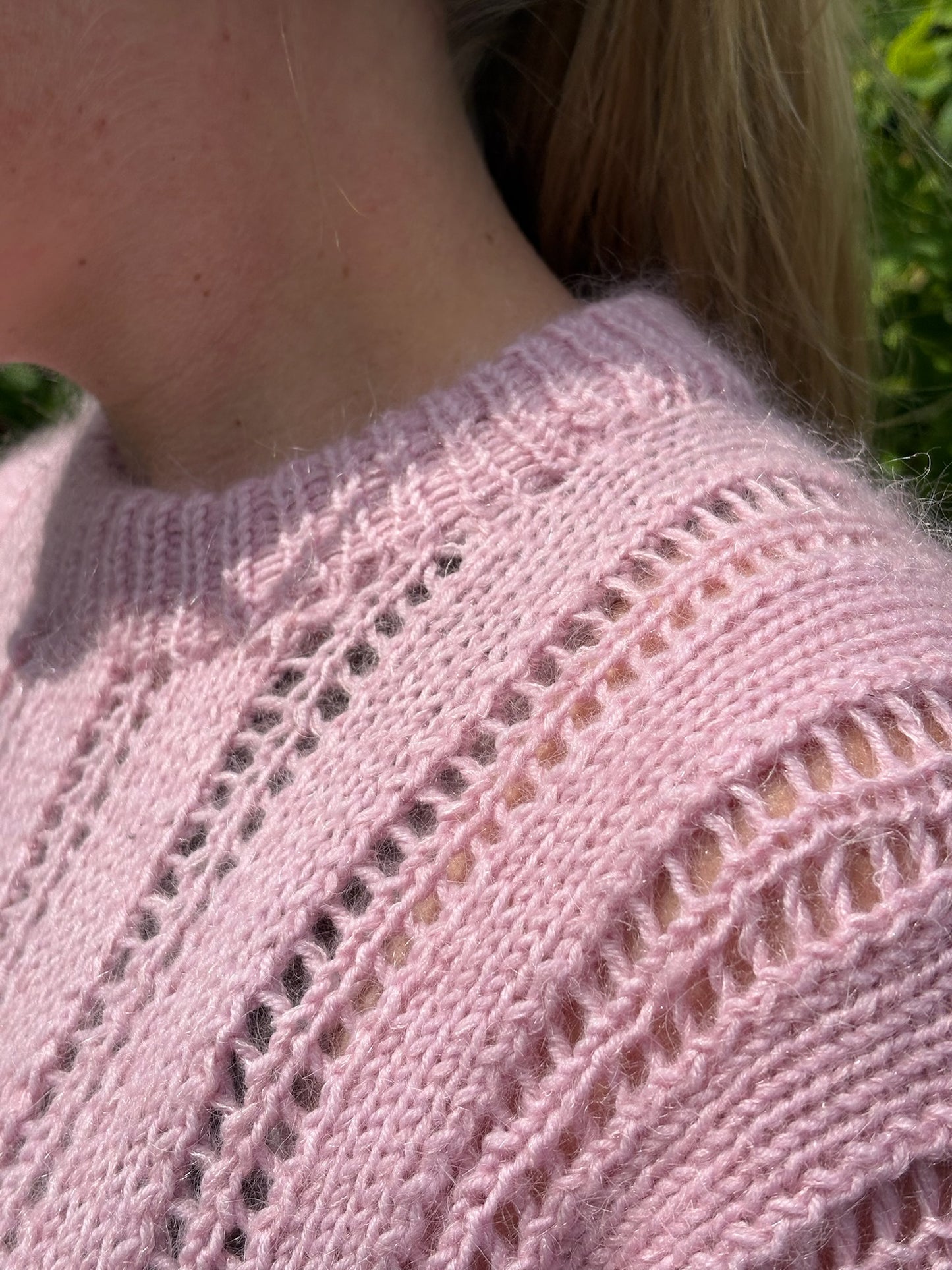 Easy Hole Sweater