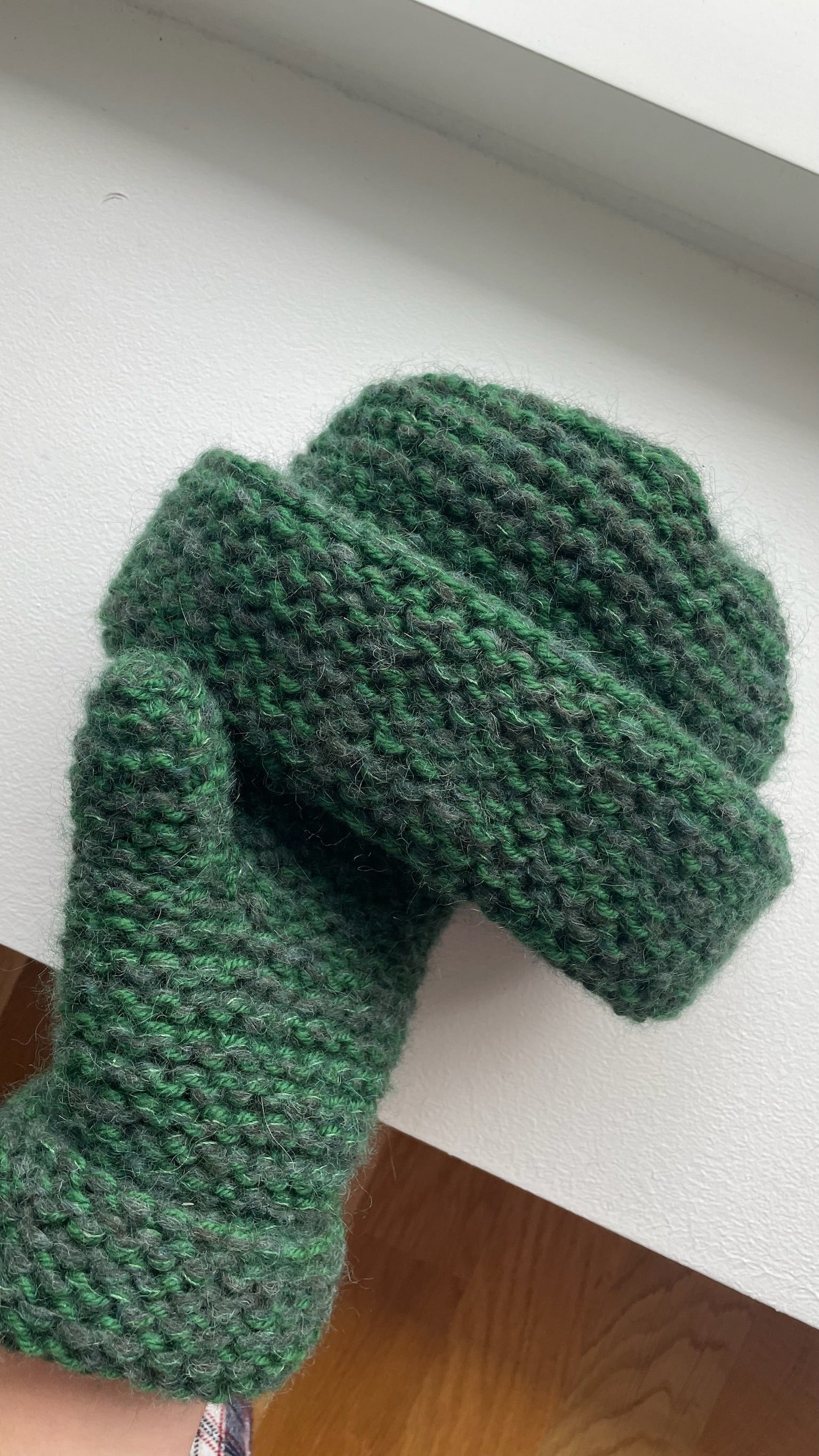 Ultra Easy Garter Stitch Beanie and Mittens - Main Image