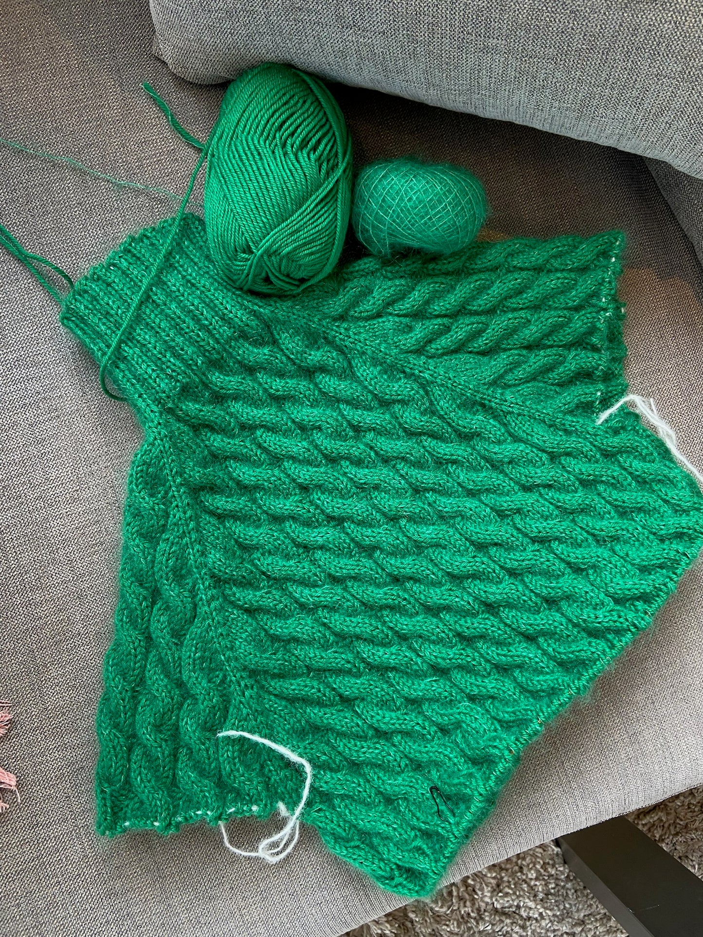 Easy Cable Sweater Deutsch