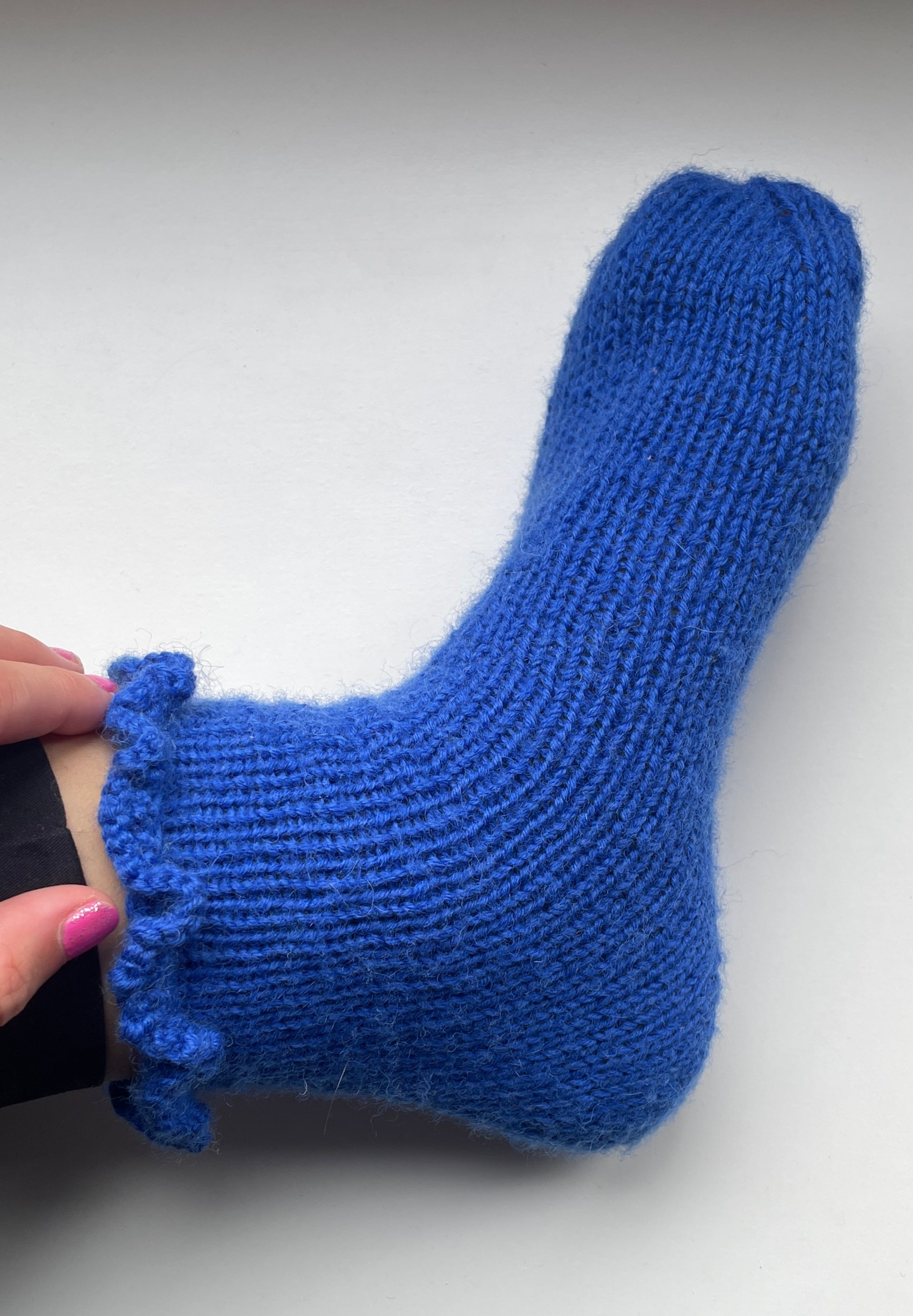 Ultra Easy Ruffle Socks English – easy as knit