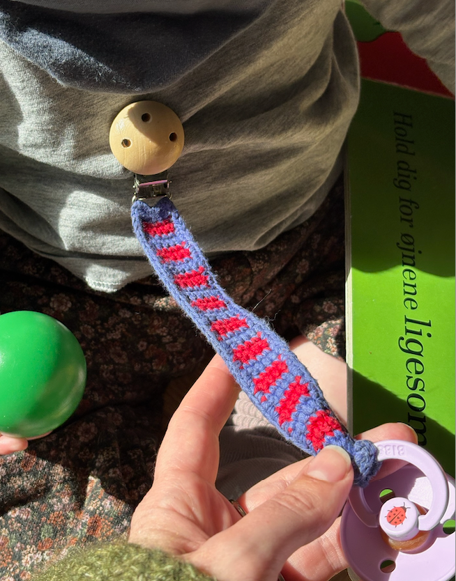 Ultra Easy Pacifier Chain - Crochet