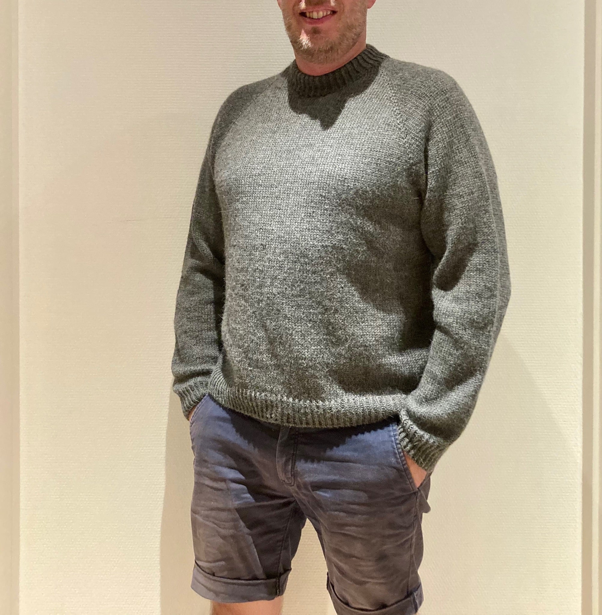 Easy Raglan Sweater MAN Deutsch