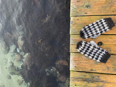 Easy Edgy Mittens Norsk