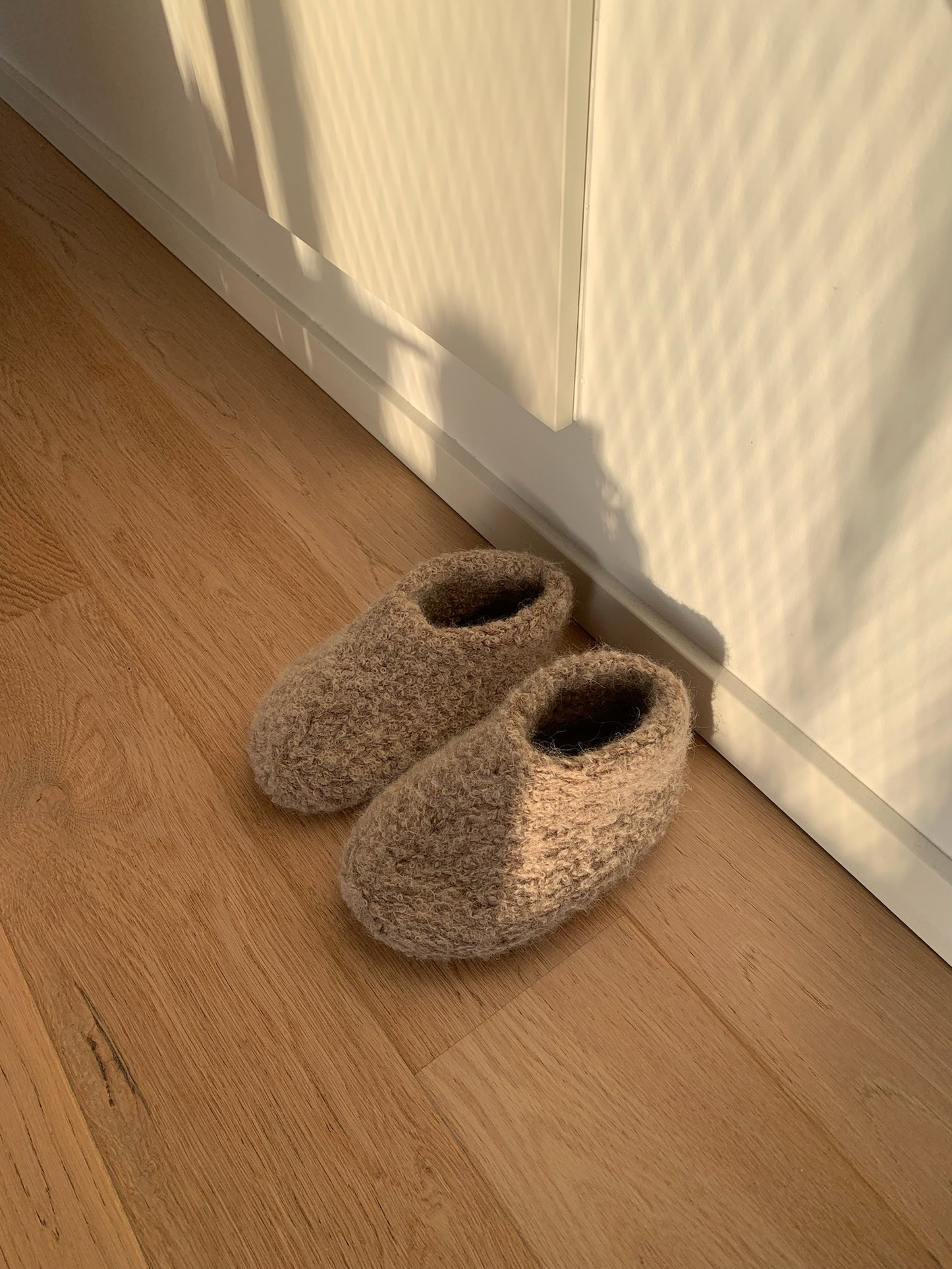 Ultra Easy Slippers English